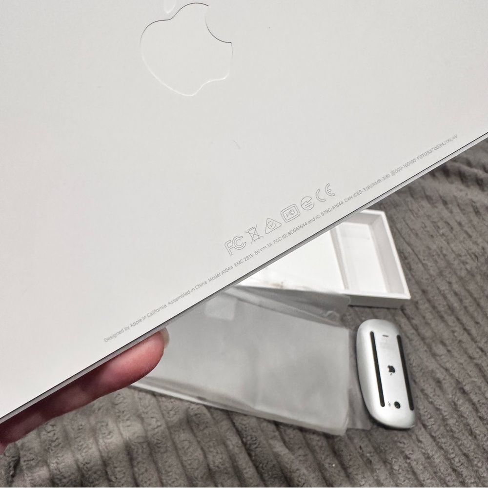 Apple White Magic Keyboard and Mouse Combo - Picture 2 of 8